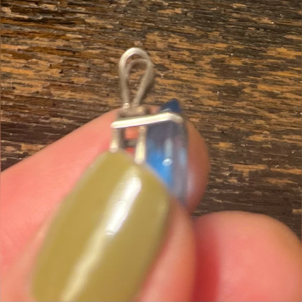 Blue TOPAZ Silver Setting Oval Faceted Pendant Gorgeous - Picture 6 of 10